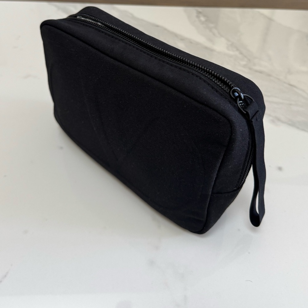 New - Valentino Garavani Pouch with Wrist Strap - Picture 4 of 5